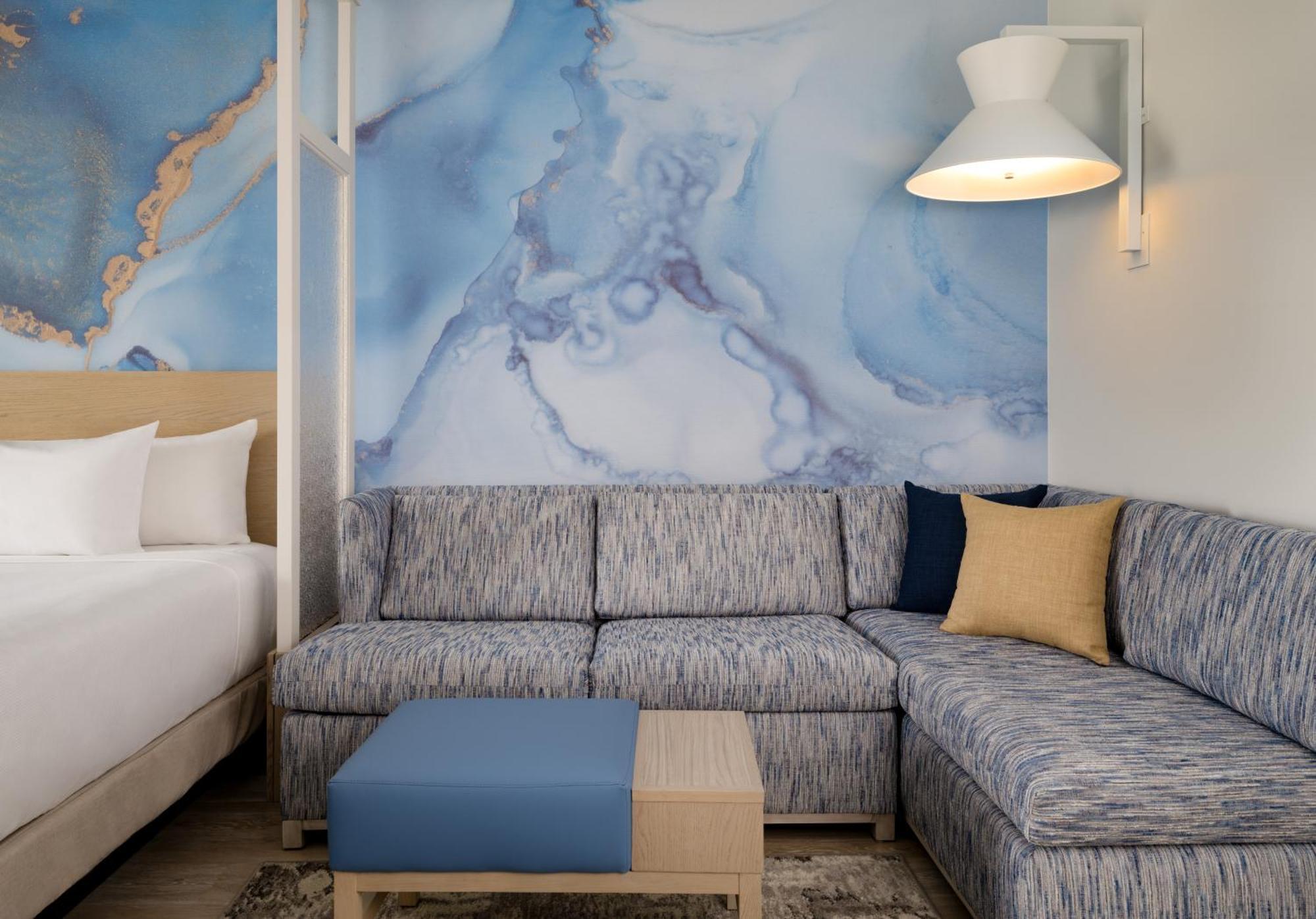 Queen Room with Two Queen Beds and Sofa Bed - High Floor,1646349551:JPEG